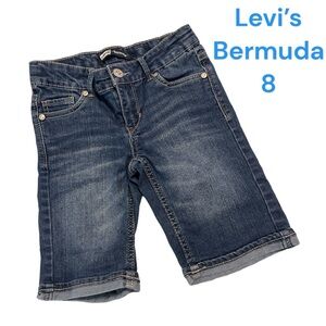 Levi’s 8 Bermuda Shorts